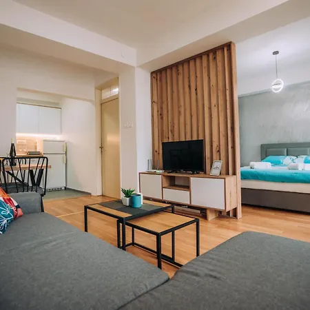 43 Apartment *